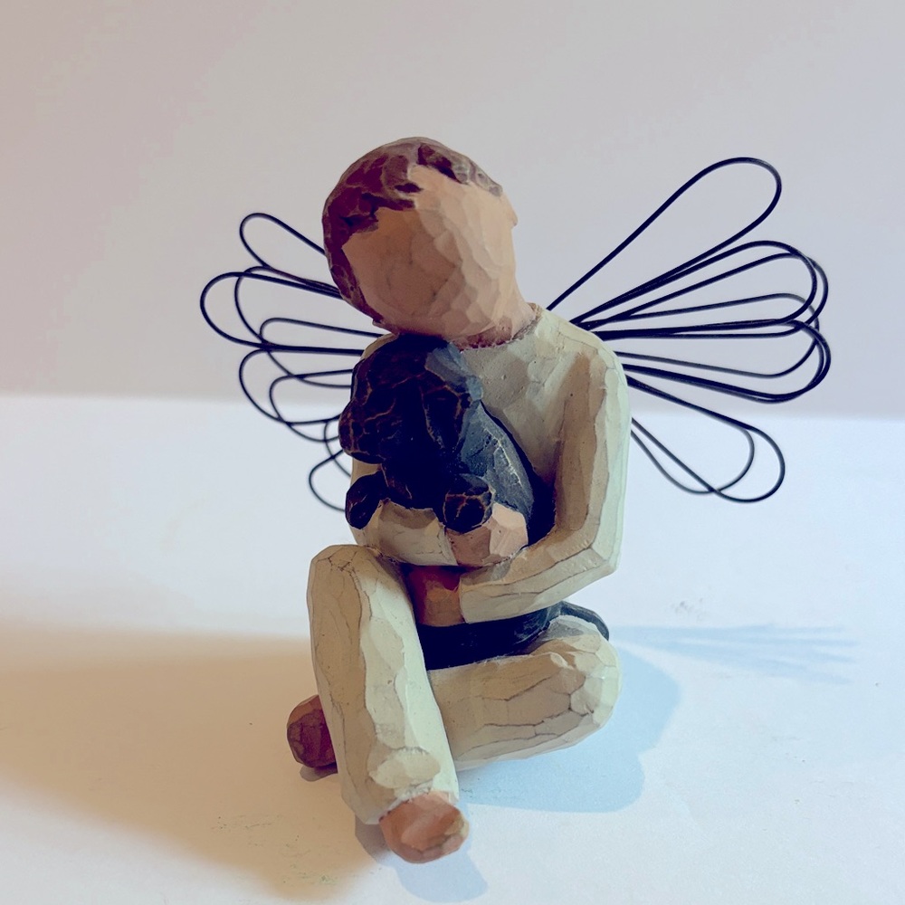 Willow Tree Demdaco Angel of Comfort figure